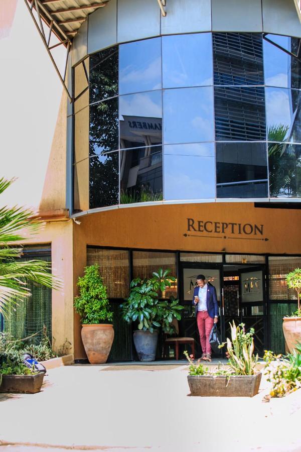 Mackinnon Suites Kampala Exterior foto