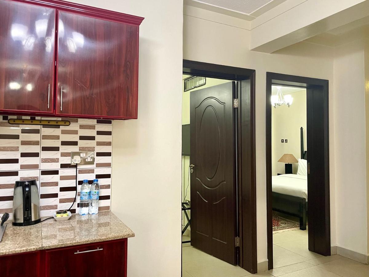 Mackinnon Suites Kampala Exterior foto