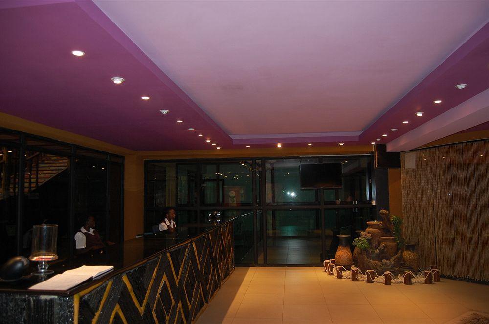 Mackinnon Suites Kampala Exterior foto